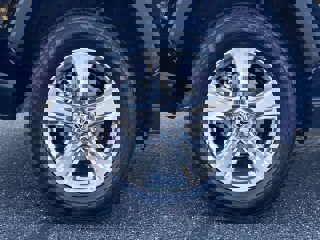 Vehicle image 10 of 38