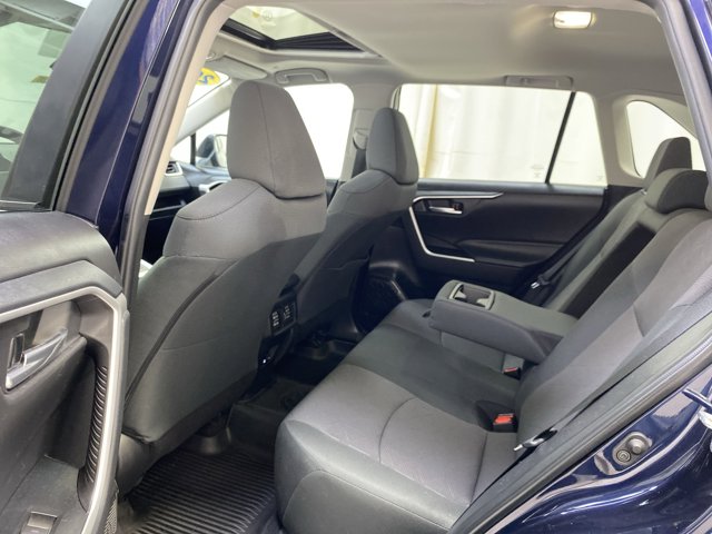 Vehicle image 11 of 32
