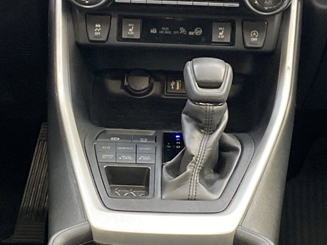 Vehicle image 22 of 32