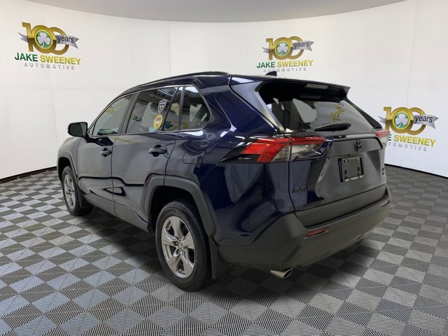 Vehicle image 8 of 32