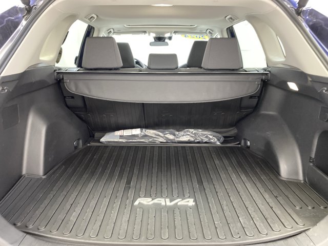 Vehicle image 26 of 32