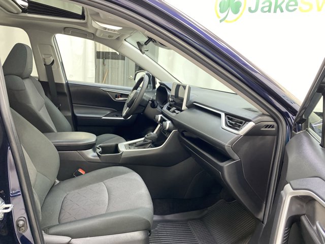Vehicle image 29 of 32