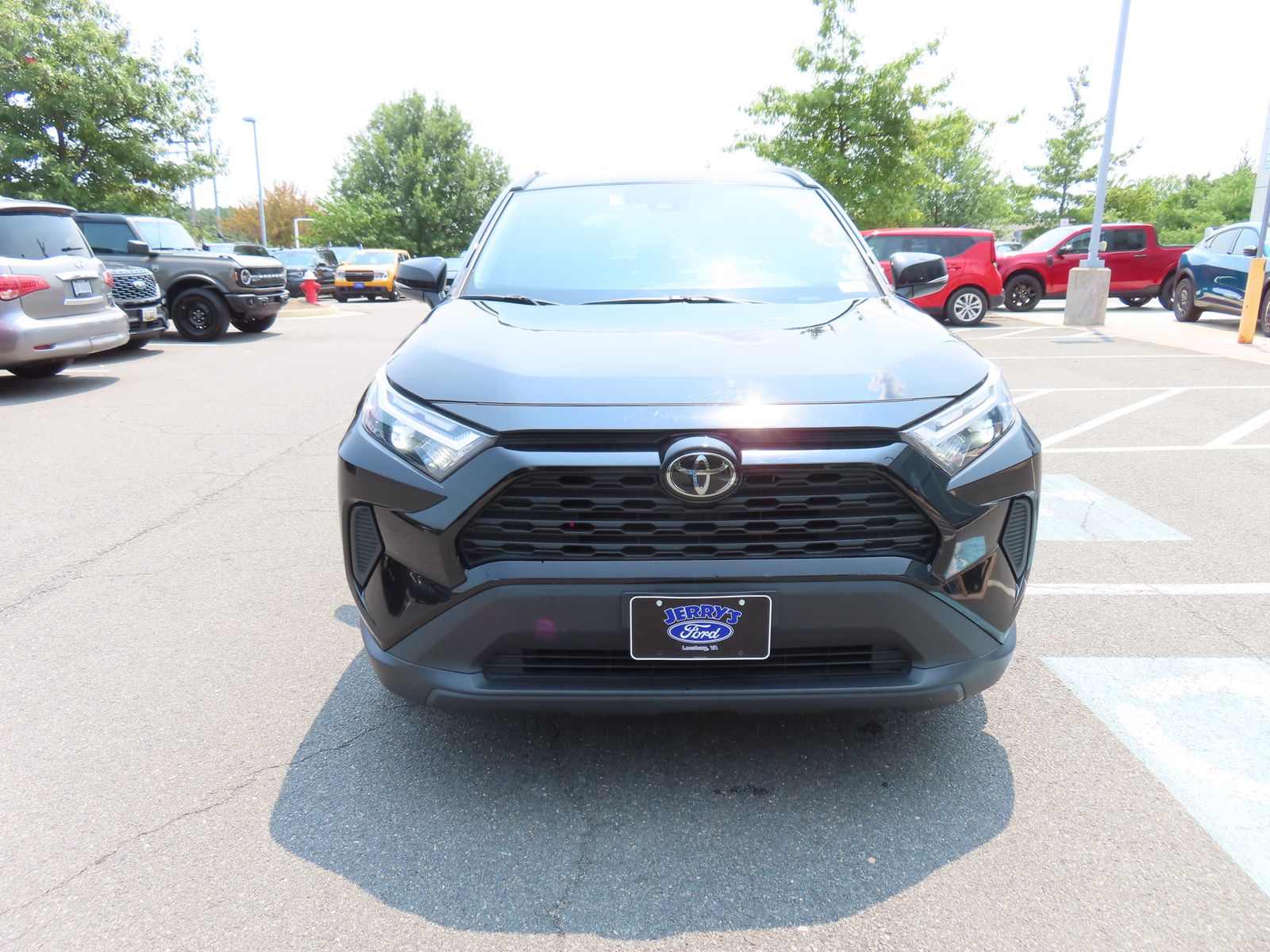 2024 Toyota RAV4 XLE Image 3 of 32
