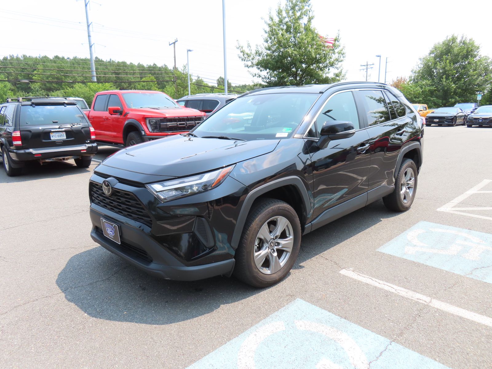 2024 Toyota RAV4 XLE Image 1 of 32