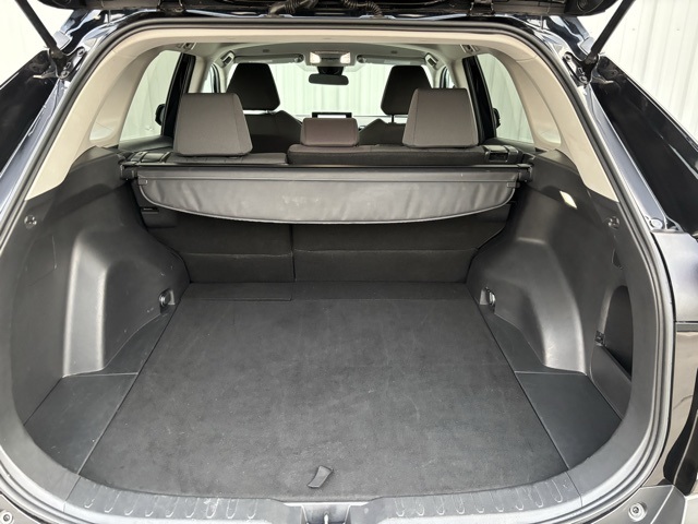 Vehicle image 31 of 37