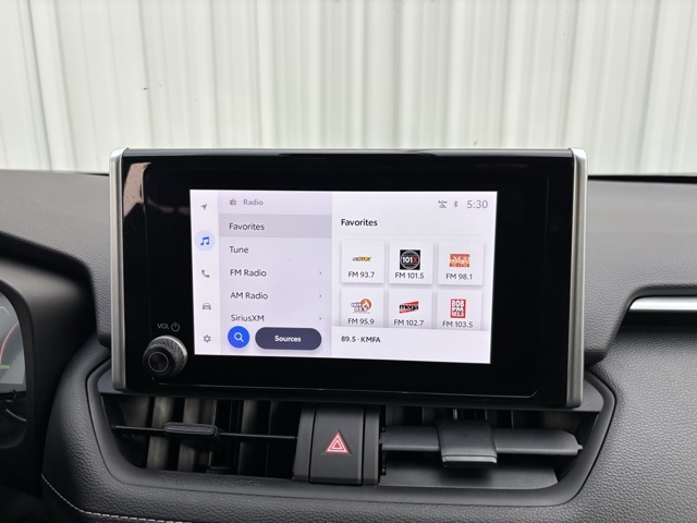 Vehicle image 24 of 37
