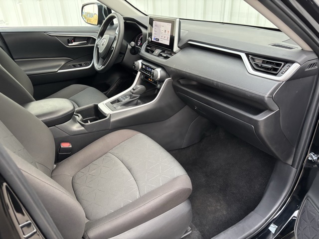 Vehicle image 36 of 37