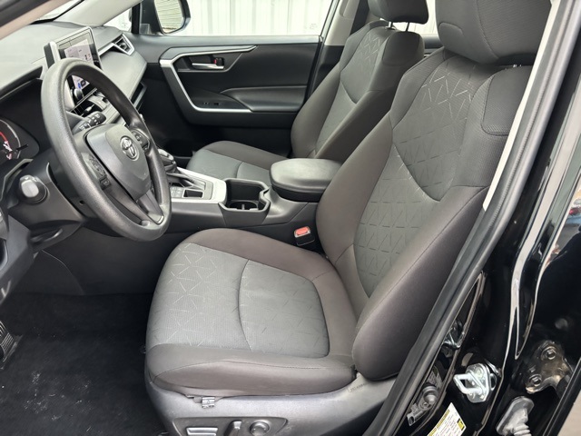 Vehicle image 17 of 37