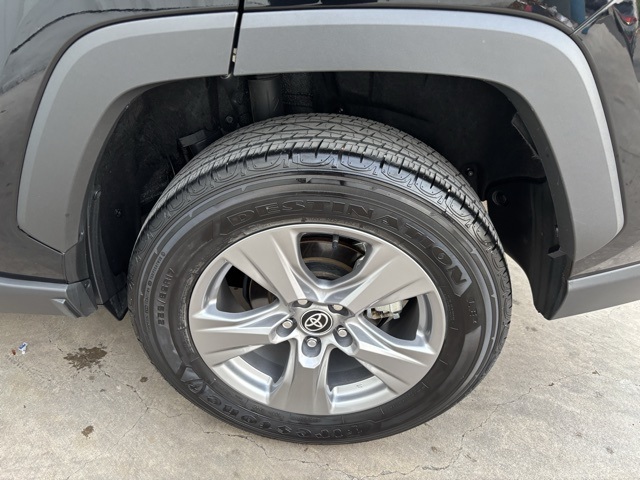 Vehicle image 9 of 37