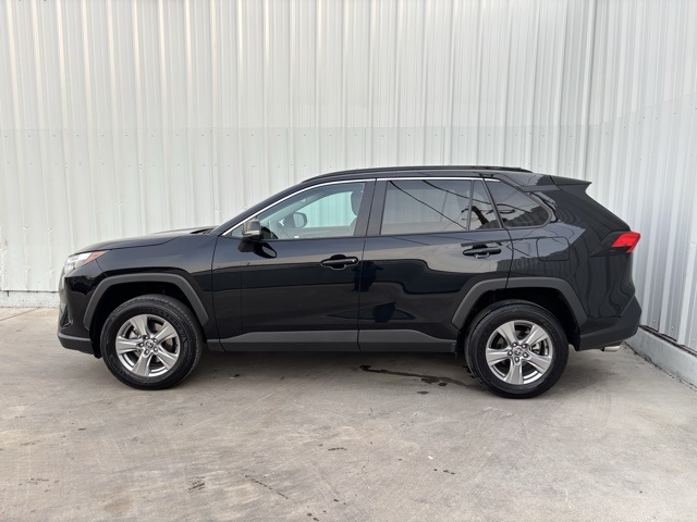 Vehicle image 2 of 37