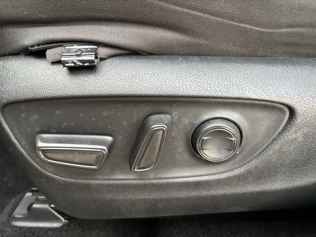 Vehicle image 15 of 37