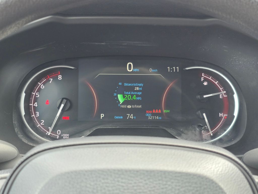 Vehicle image 23 of 31