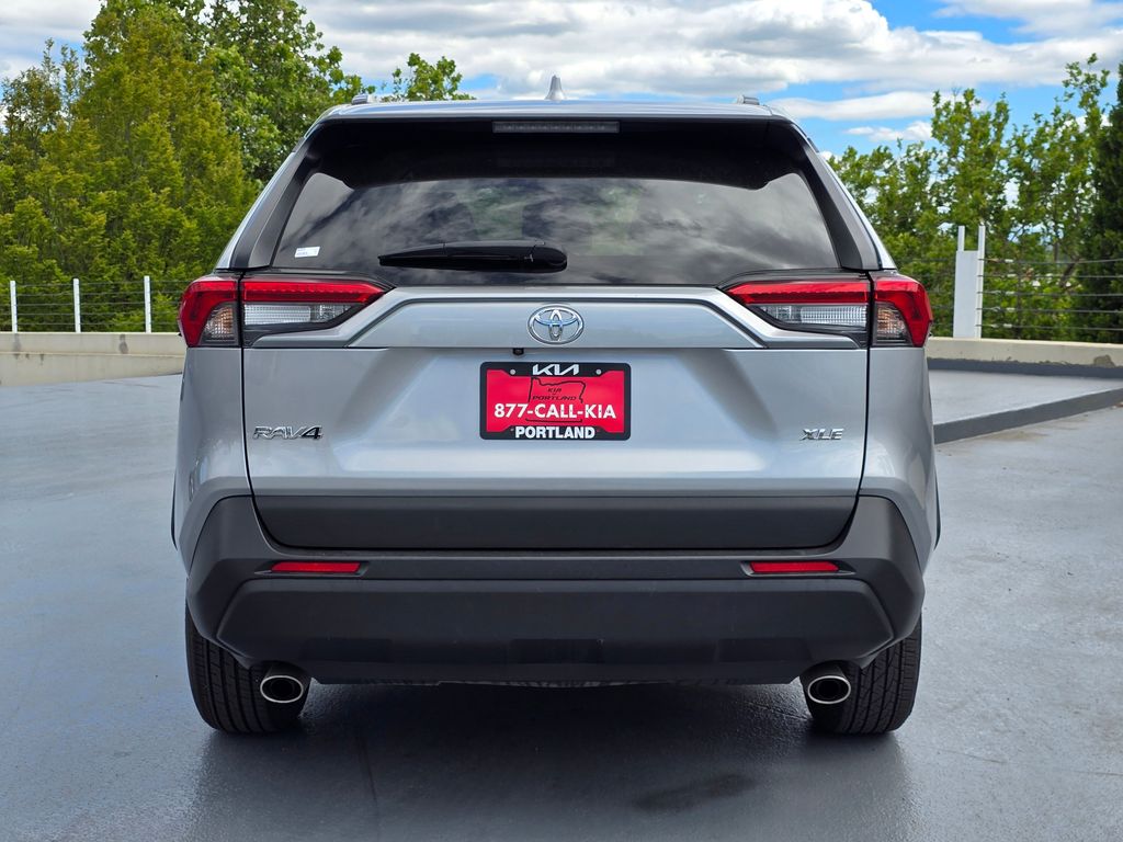 Vehicle image 6 of 31