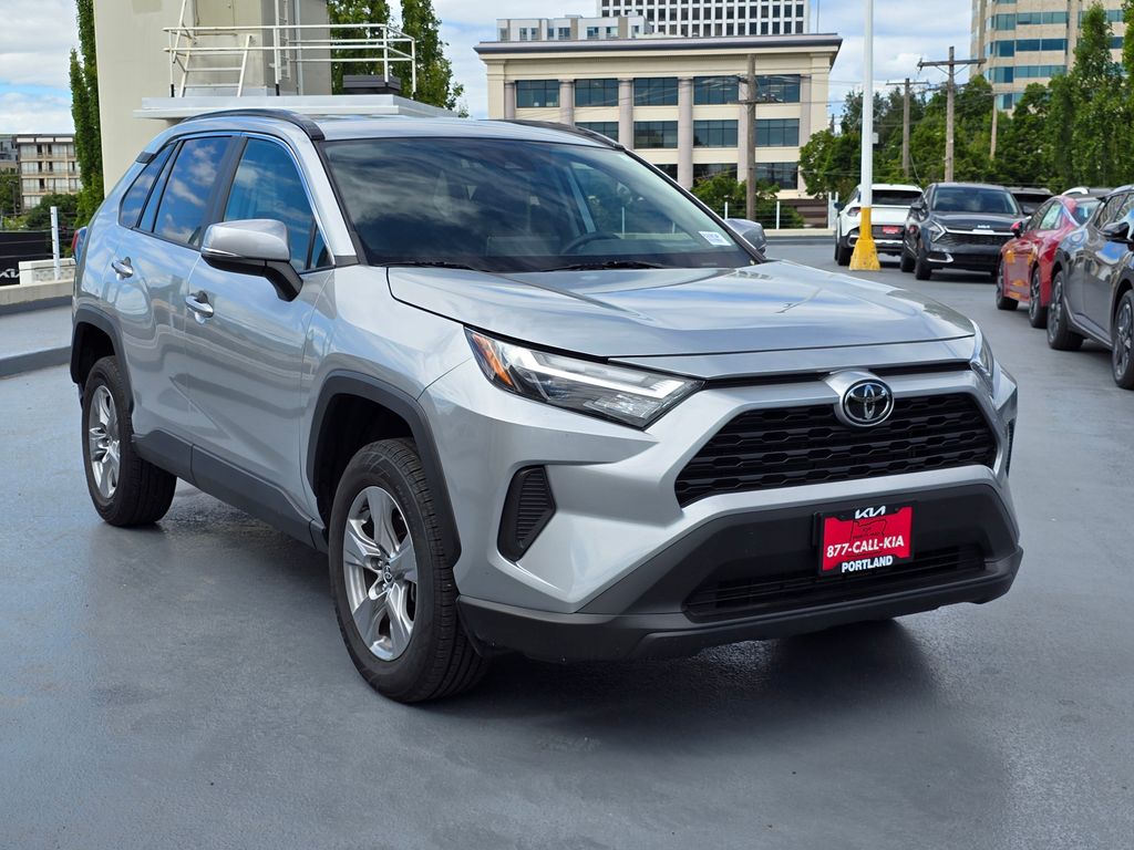 Vehicle image 3 of 31