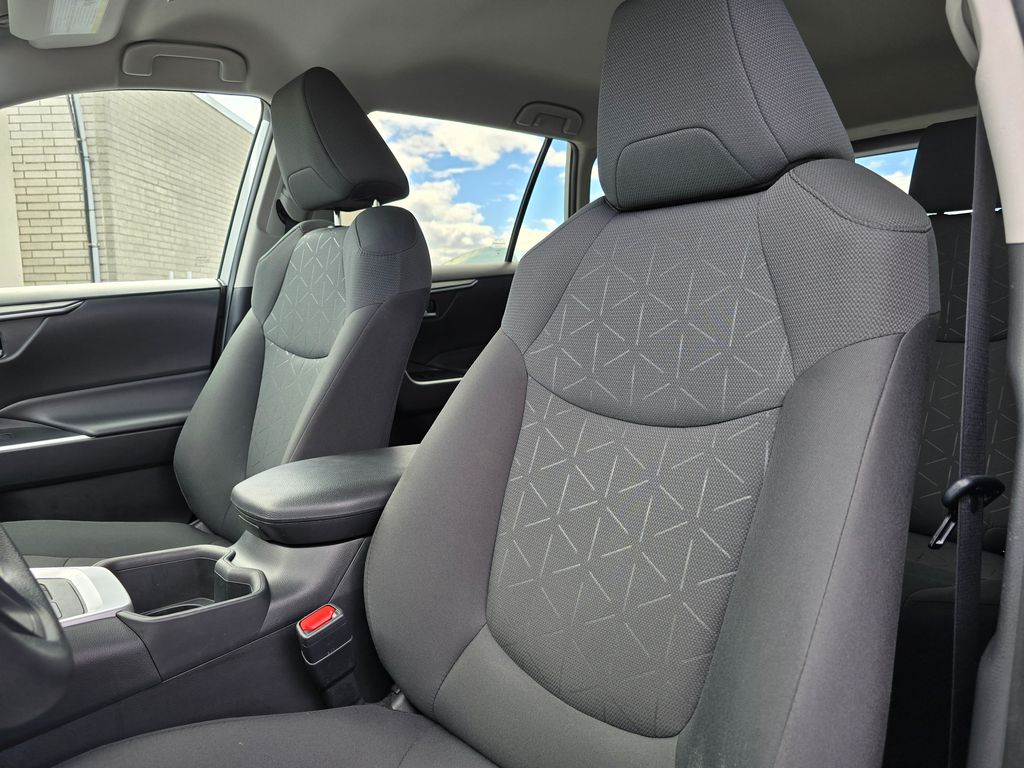 Vehicle image 11 of 31