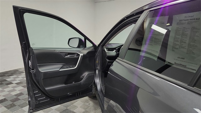 Vehicle image 19 of 27