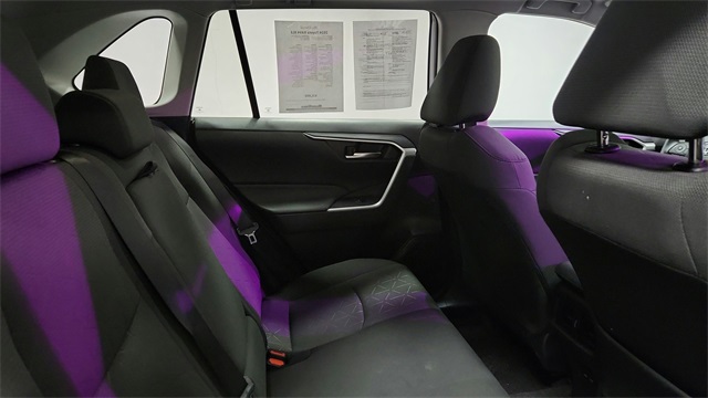 Vehicle image 23 of 27