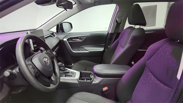 Vehicle image 18 of 27