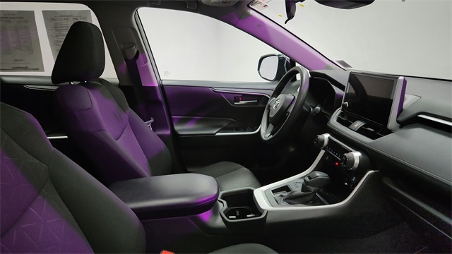 Vehicle image 24 of 27