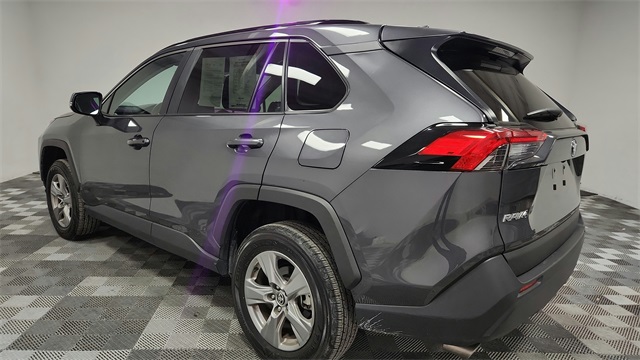 Vehicle image 6 of 27