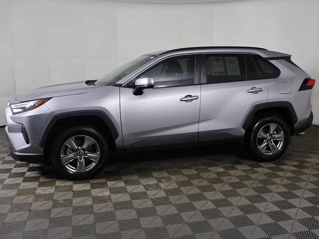 2024 Toyota RAV4 XLE Image 2 of 56