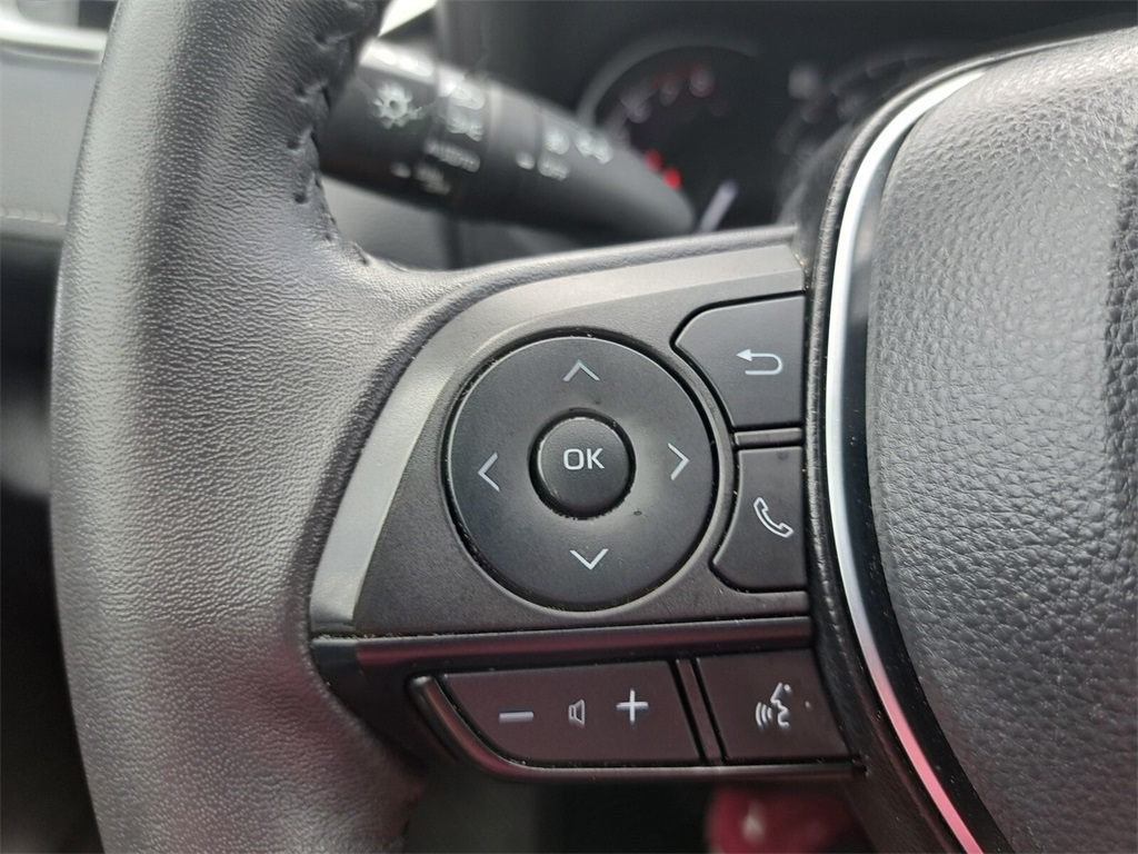 Vehicle image 14 of 30