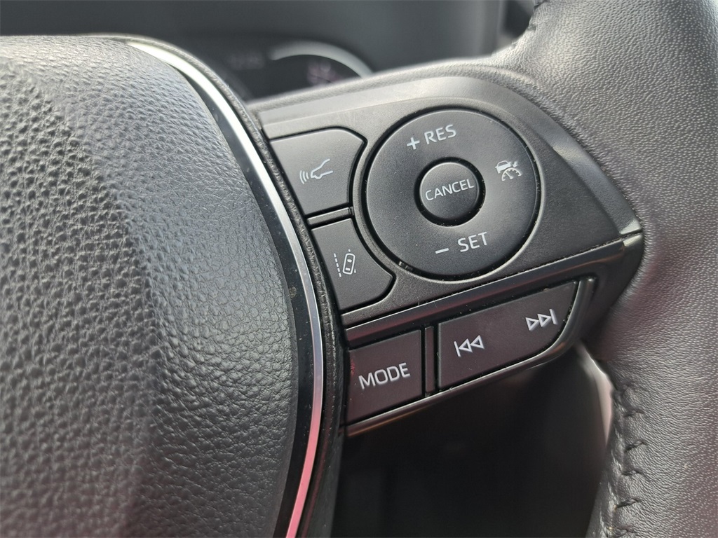 Vehicle image 13 of 30