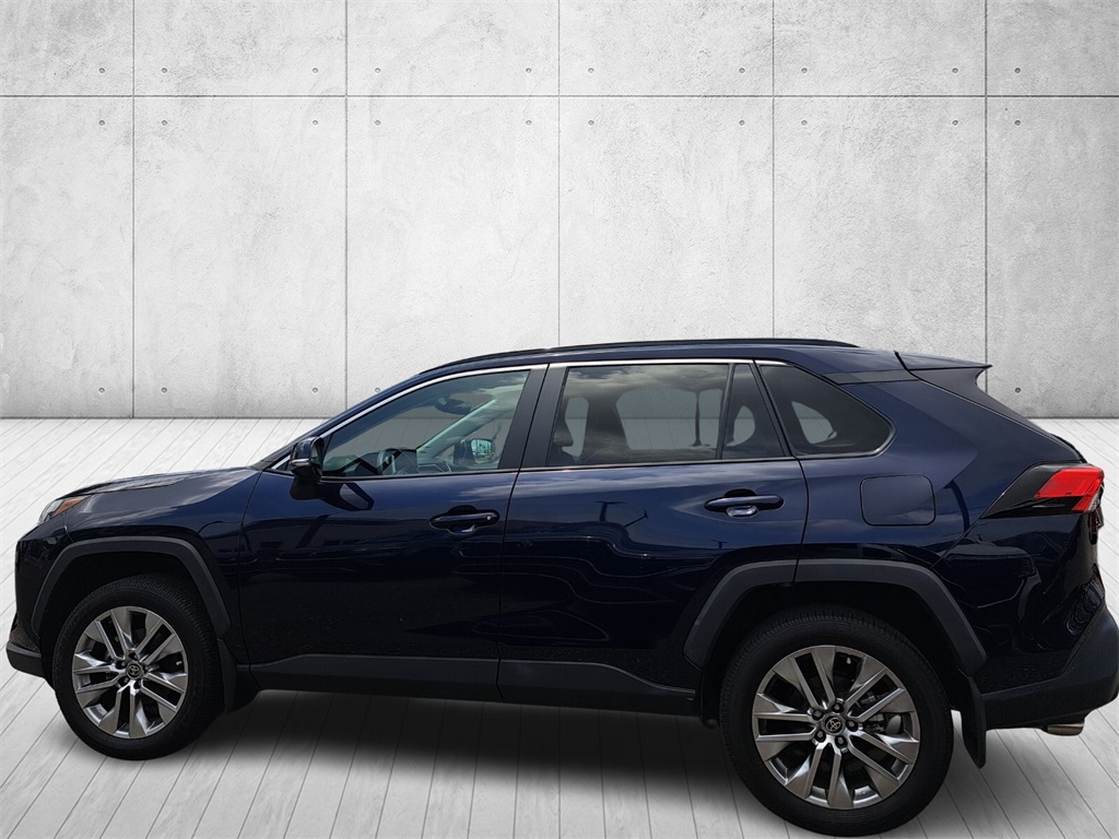 Vehicle image 9 of 30