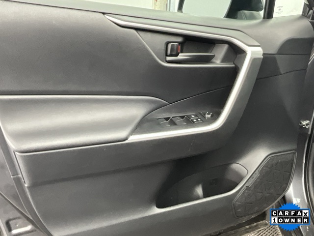 Vehicle image 15 of 31