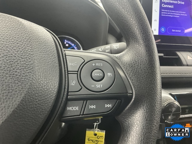 Vehicle image 21 of 31
