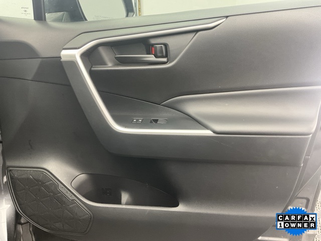 Vehicle image 18 of 31