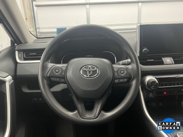 Vehicle image 11 of 31