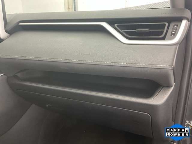 Vehicle image 14 of 31