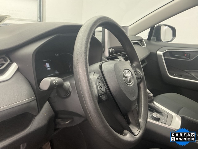 Vehicle image 19 of 31