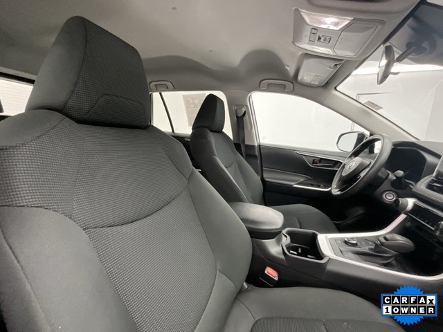 Vehicle image 16 of 31