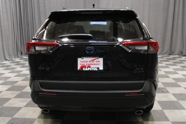Vehicle image 19 of 26