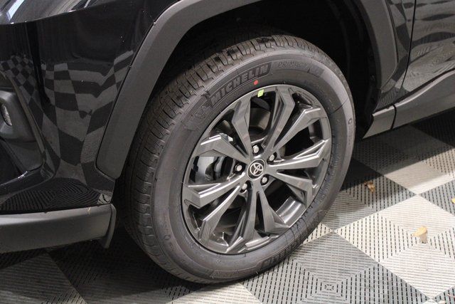 Vehicle image 20 of 26