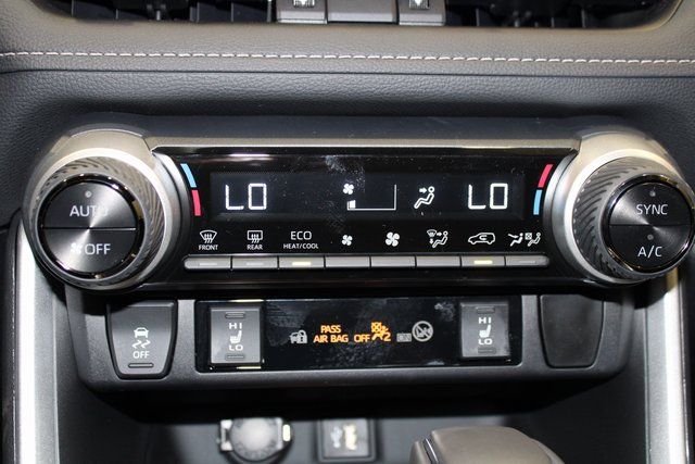 Vehicle image 13 of 26