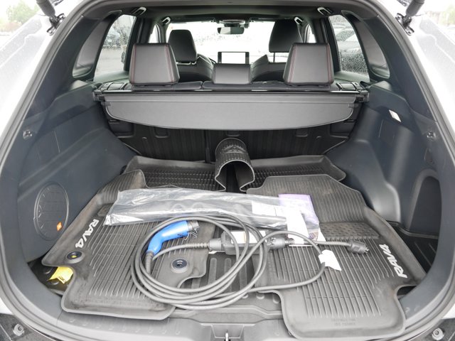 Vehicle image 18 of 35