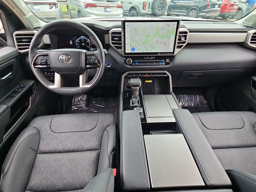 Vehicle image 13 of 43