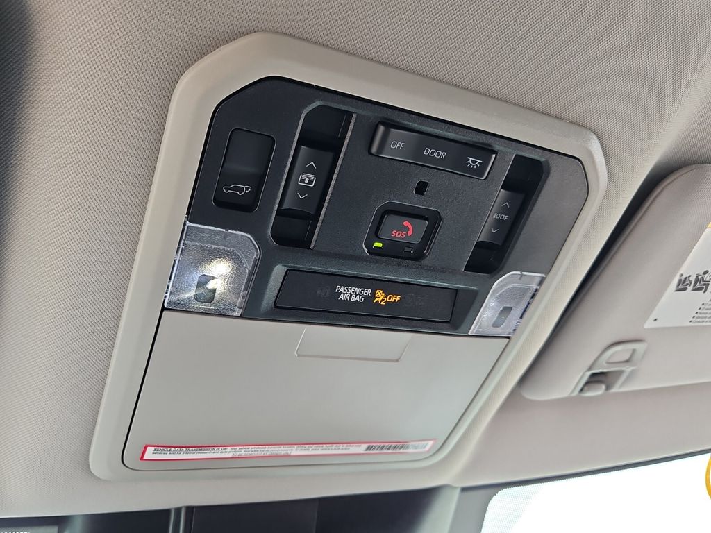 Vehicle image 41 of 43