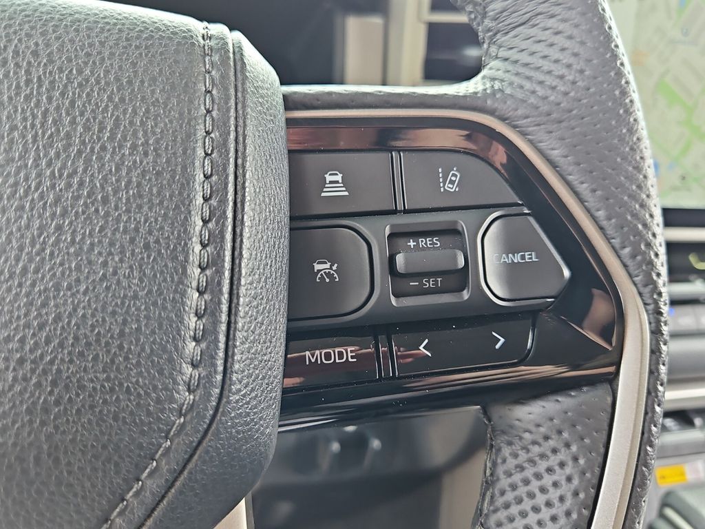 Vehicle image 27 of 43