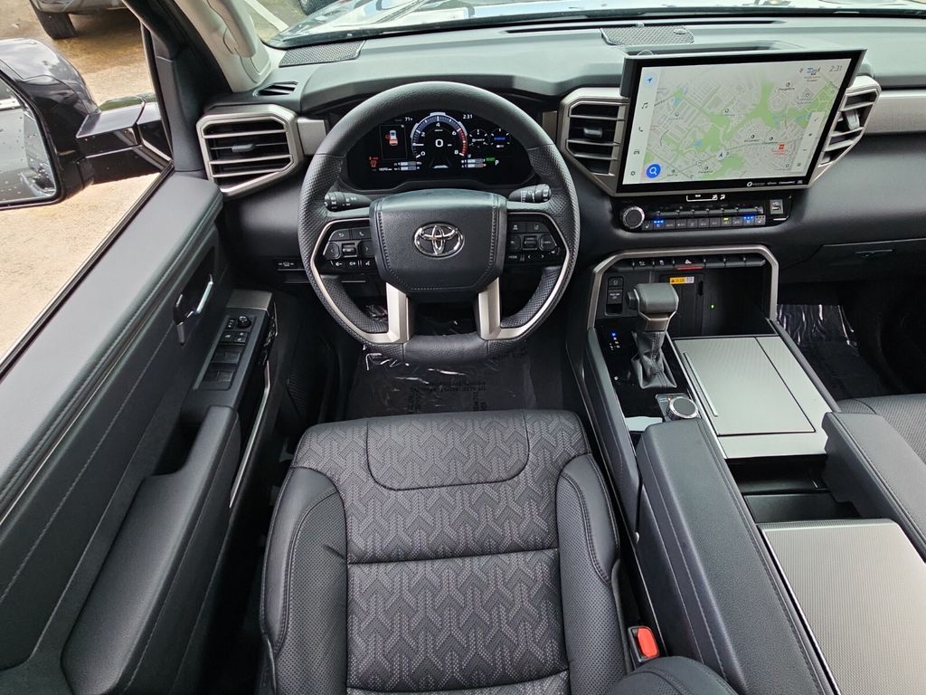 Vehicle image 14 of 43