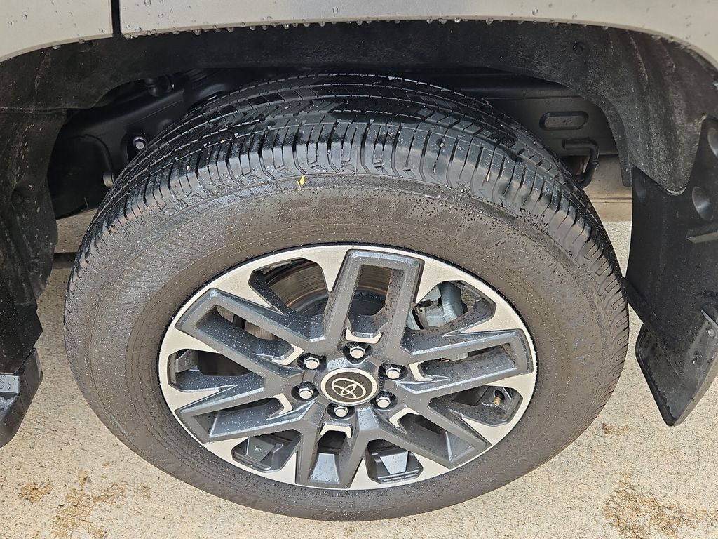 Vehicle image 35 of 43