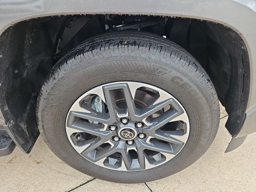 Vehicle image 9 of 43