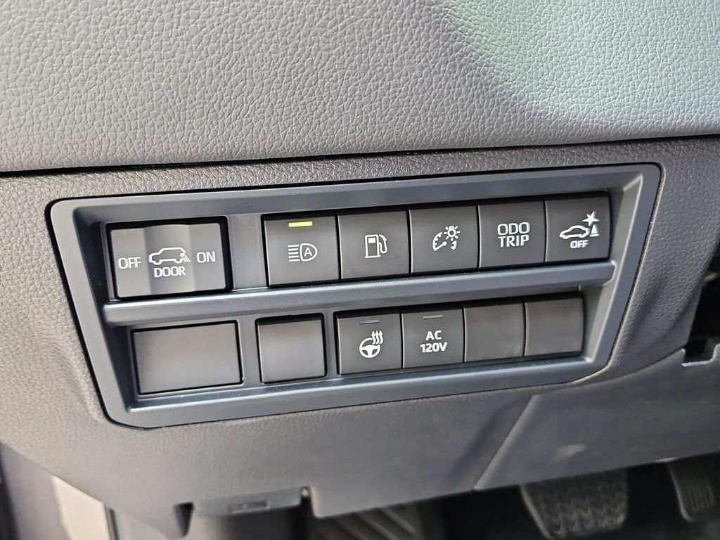 Vehicle image 29 of 43