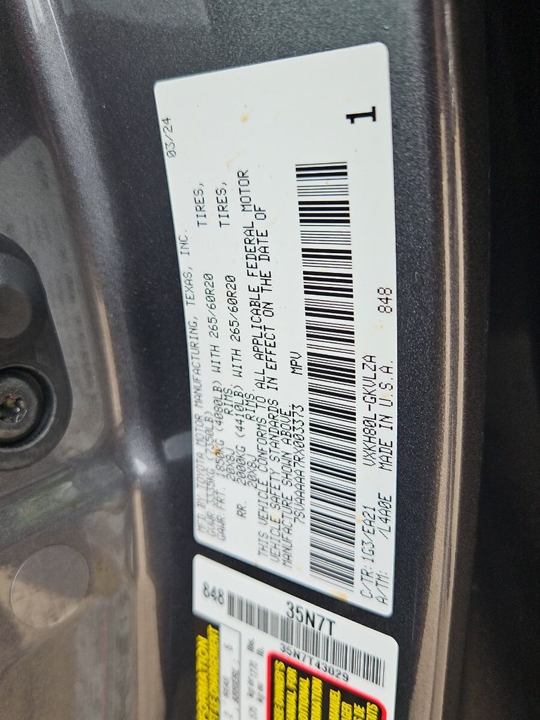 Vehicle image 40 of 43