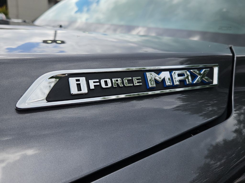 Vehicle image 33 of 43