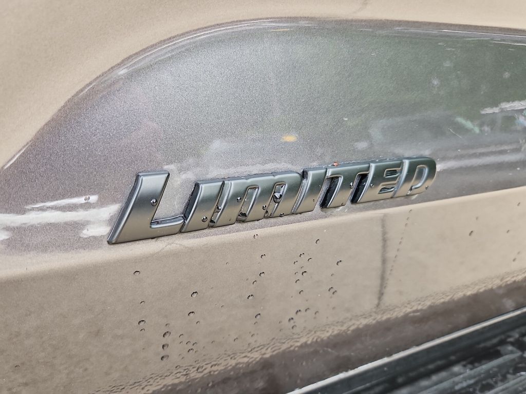 Vehicle image 39 of 43