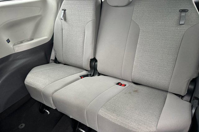 Vehicle image 15 of 29